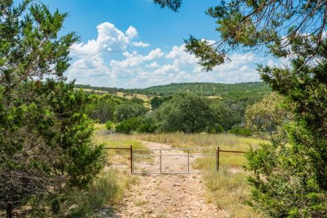 132 Silver Creek Lane E Center Point TX 78010