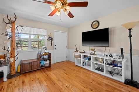 132 Silver Creek Lane E Center Point TX 78010