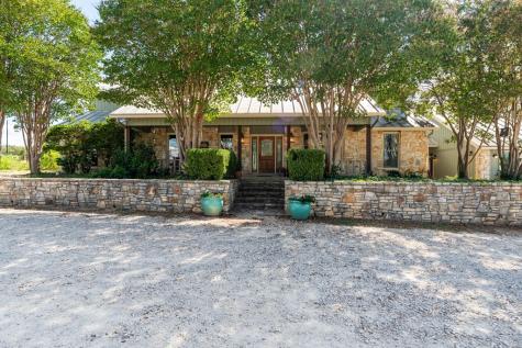 43 High Street Road Comfort TX 78013