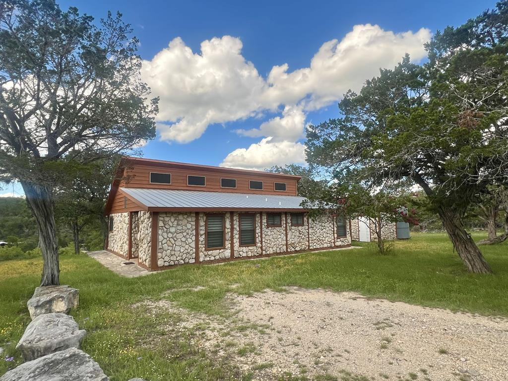 1589, 95 Fm 1340 Hunt TX 78024
