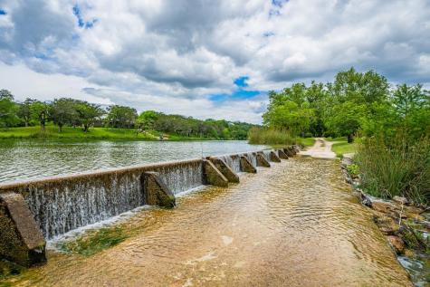 1589, 95 Fm 1340 Hunt TX 78024