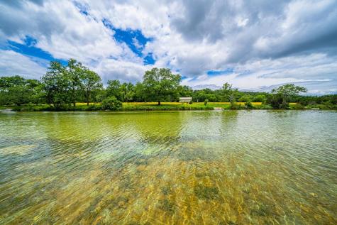 1589, 95 Fm 1340 Hunt TX 78024