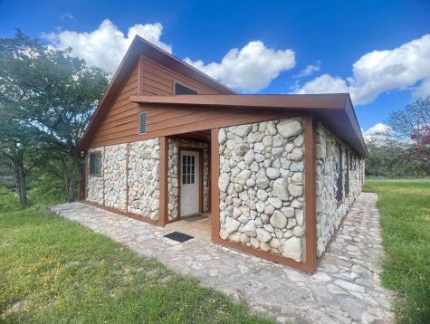 1589, 95 Fm 1340 Hunt TX 78024