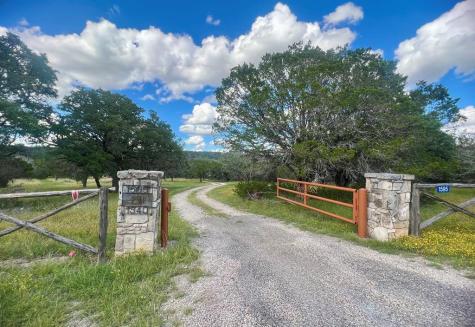 1589, 95 Fm 1340 Hunt TX 78024