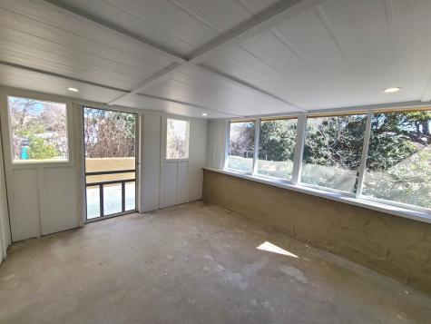 521 #D Sand Bend Kerrville TX 78028