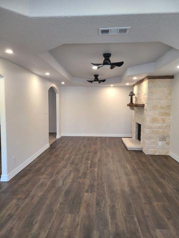 521 #D Sand Bend Kerrville TX 78028