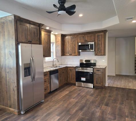 521 #D Sand Bend Kerrville TX 78028