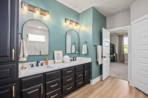 135 Lone Oak Kerrville TX 78028