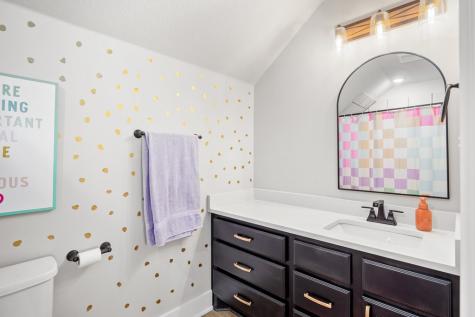 135 Lone Oak Kerrville TX 78028