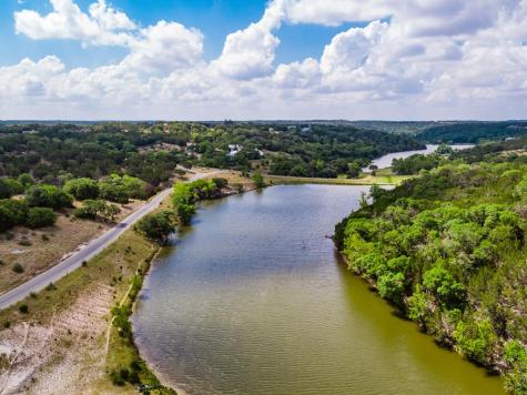 135 Lone Oak Kerrville TX 78028
