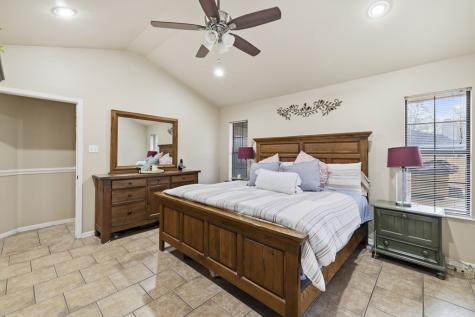 1825 Lois Street Kerrville TX 78028