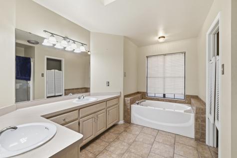 1825 Lois Street Kerrville TX 78028