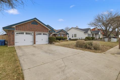 1825 Lois Street Kerrville TX 78028