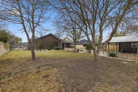 1825 Lois Street Kerrville TX 78028