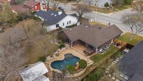 1825 Lois Street Kerrville TX 78028