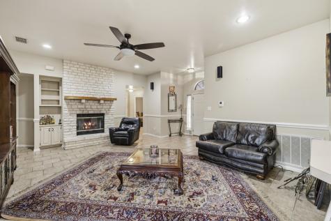 1825 Lois Street Kerrville TX 78028