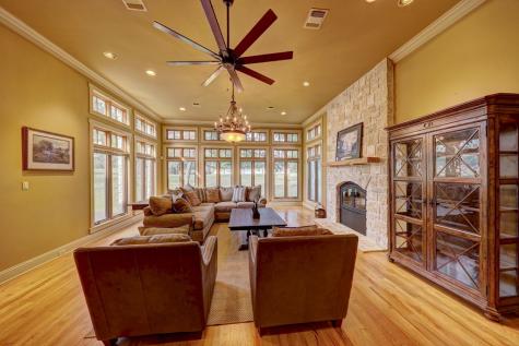 1104-B Lois Street Kerrville TX 78028