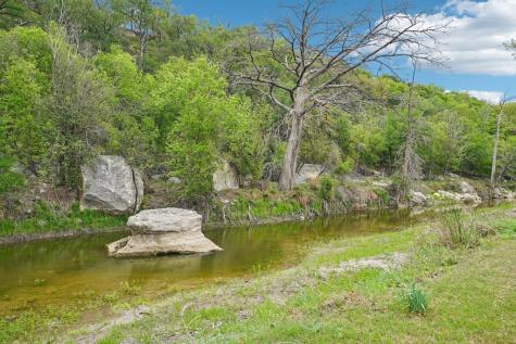222 Verde Creek Center Point TX 78010