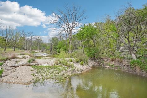 222 Verde Creek Center Point TX 78010