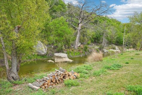 222 Verde Creek Center Point TX 78010