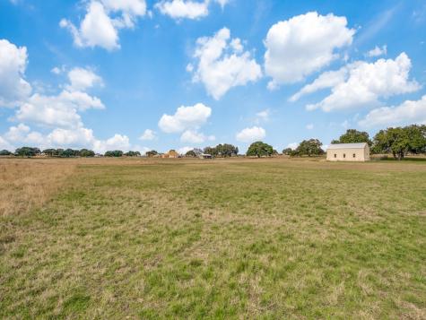 338 Saltgrass Bandera TX 78003