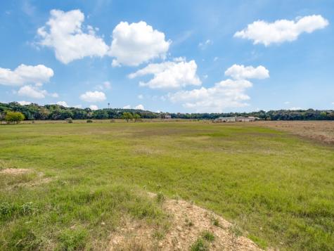 338 Saltgrass Bandera TX 78003