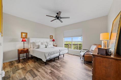 1008 Edinburgh Kerrville TX 78028