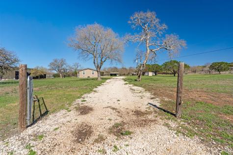 235 Lillian Drive Kerrville TX 78028