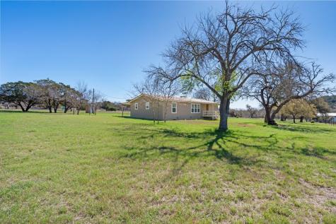 235 Lillian Drive Kerrville TX 78028