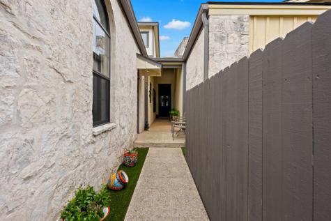 1814 Woodstone Drive Kerrville TX 78028