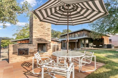804 Henrietta Street Fredericksburg TX 78624