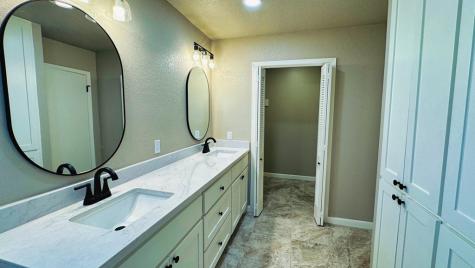 107 Royal Oaks Road Kerrville TX 78028