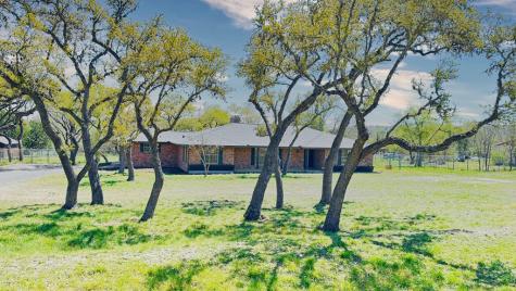 107 Royal Oaks Road Kerrville TX 78028