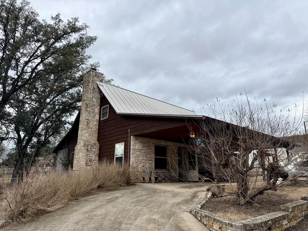 19 River Oaks Lane Ingram TX 78025