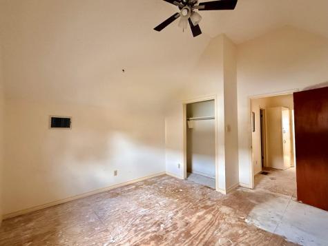 19 River Oaks Lane Ingram TX 78025
