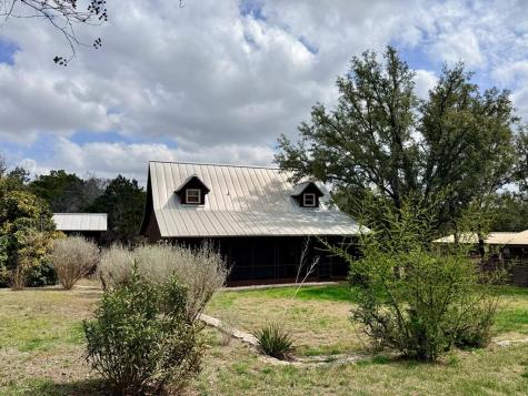 19 River Oaks Lane Ingram TX 78025