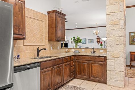 3801-12 Club House Road Kerrville TX 78028