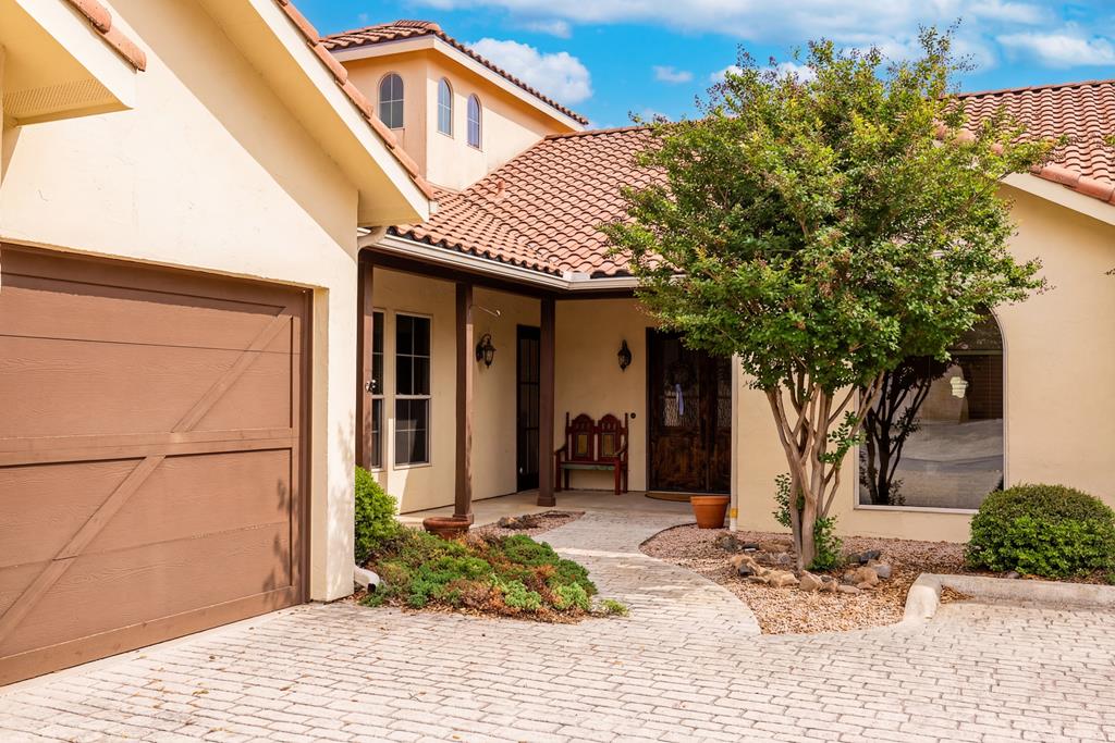 3801-16 Club House Road Kerrville TX 78028