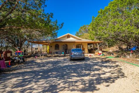 135 Rooster Ridge Kerrville TX 78028