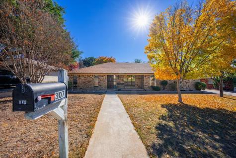 307 Erin Drive Kerrville TX 78028