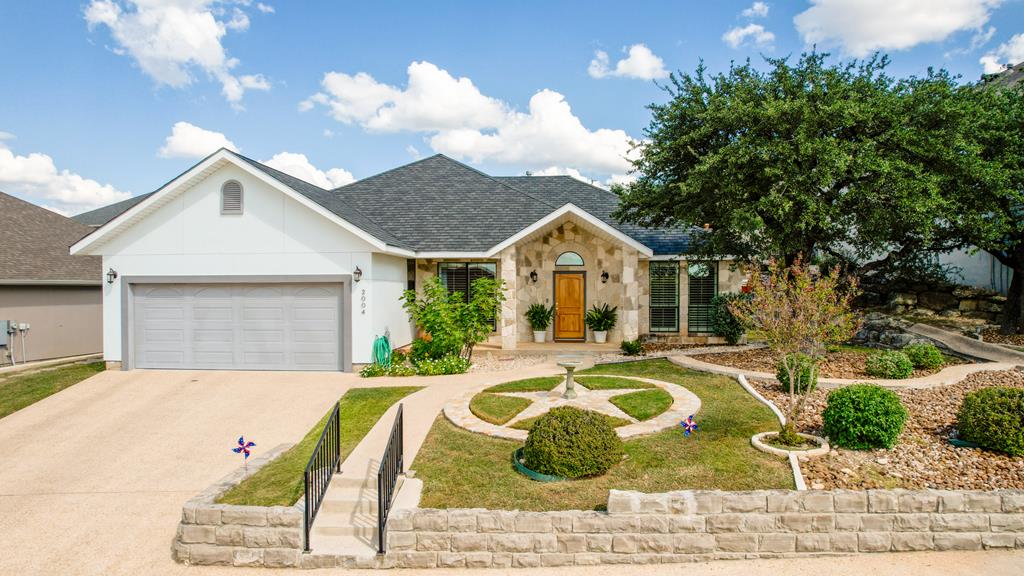2004 Athens Avenue Kerrville TX 78028