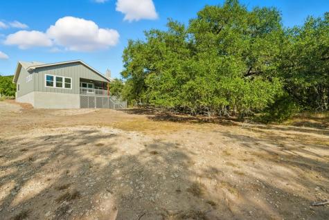 207 Deer Oaks Drive Lakehills TX 78063