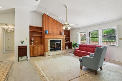 1310 Warbler Drive Kerrville TX 78028