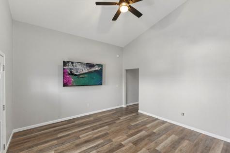 1016 Blue Bill Cove Drive Lakehills TX 78063