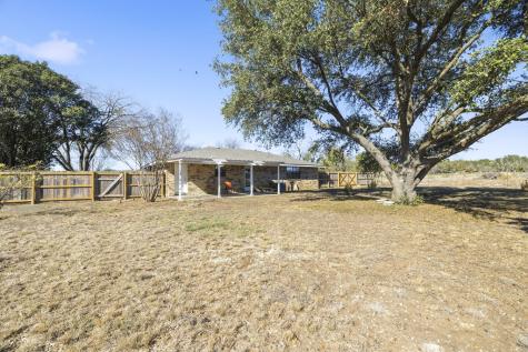 341 Stoneleigh Road Center Point TX 78010