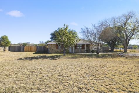 341 Stoneleigh Road Center Point TX 78010