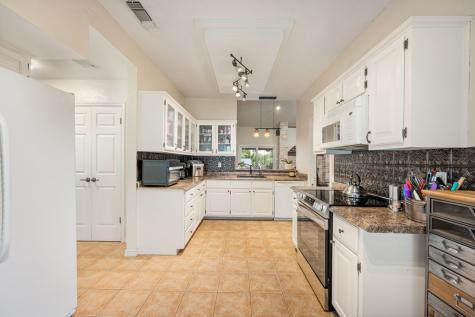 104 Holly Hill Drive Kerrville TX 78028