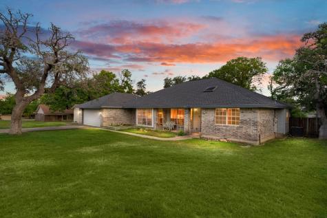 104 Holly Hill Drive Kerrville TX 78028