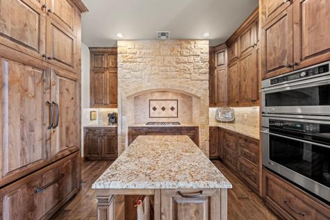 131 Bootlegger Lane Kerrville TX 78028