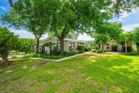 1120 Highway 39 Ingram TX 78025